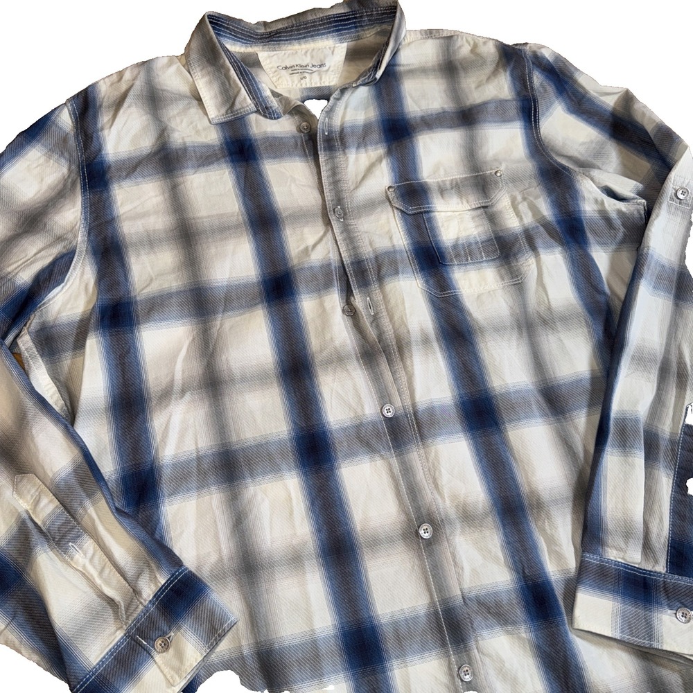 (178) Mens Lg Blue Plaid Calvin Klein Button Up Shirt